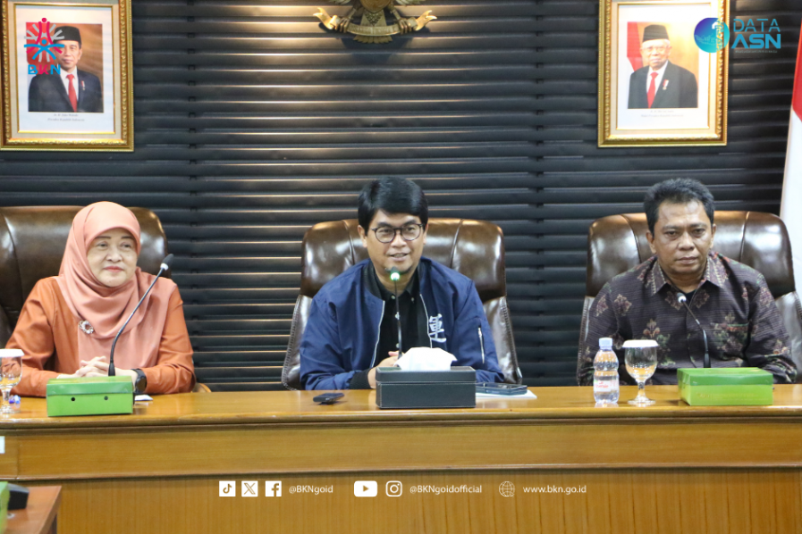 Plt. Kepala BKN Lepas Pegawai Purnabakti TMT 1 Mei 2024 - Badan ...